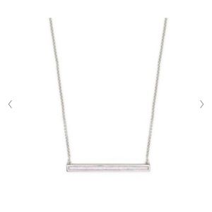 Kendra Scott KELSEY SHORT PENDANT NECKLACE